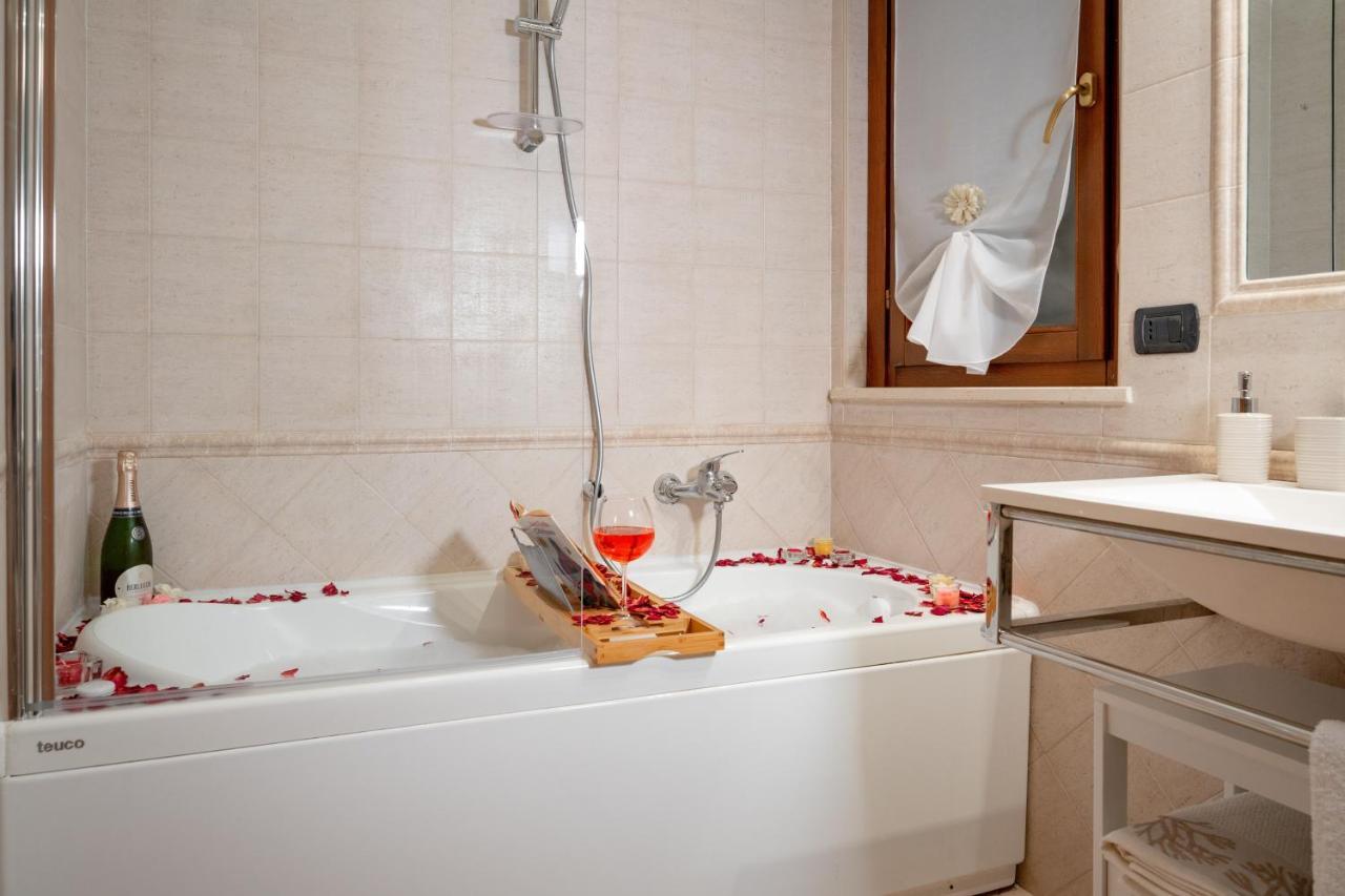 Suite Leonardo Relax Ф'юмічіно Екстер'єр фото